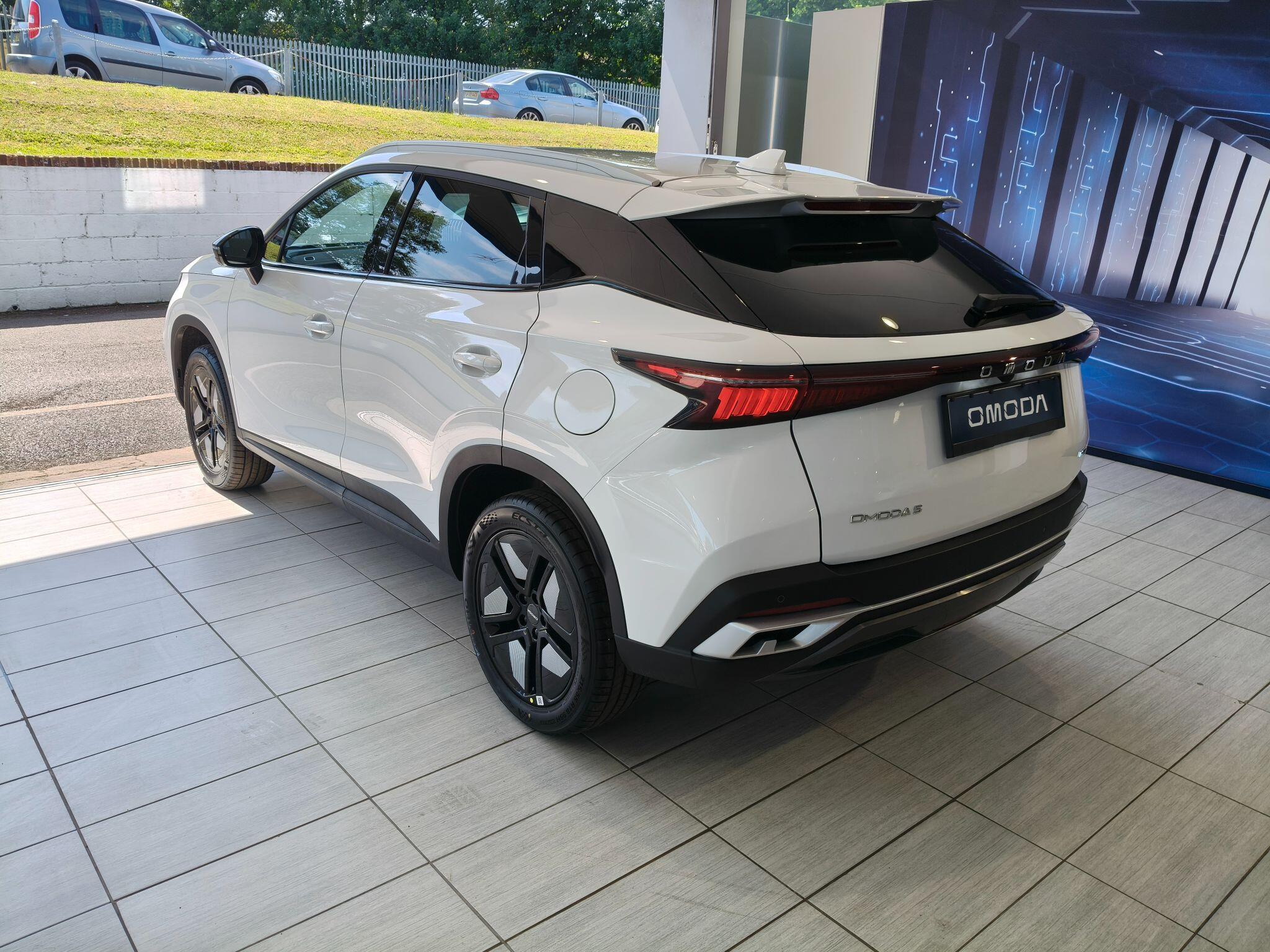 Large vehicle image